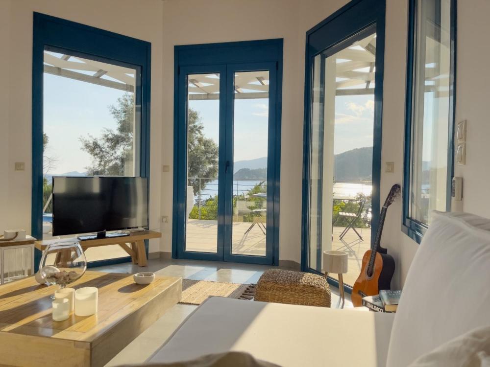 Zidanos Luxurious Sea Front Villa Marandokhórion Екстериор снимка